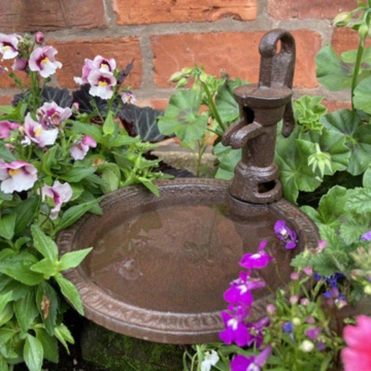 1pcs Rustic Style Cast Iron Vintage Water Pump Round Bird Feeder Outdoor Garden Balcony Decorative Water Feeder And Family Table Storage Tray Valentine's Day Easter Birthday Gift For Bird Lovers